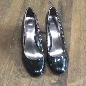 ✨Host Pick✨ Madden girl black patent heels sz 9